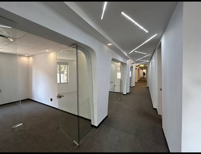 1,066M² OFFICE TO LET IN SANDTON CENTRAL